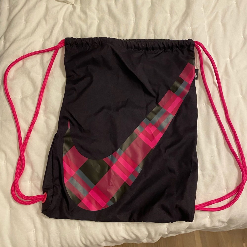 Nike drawstring bag